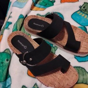Baretraps Like new sandals I purchased and didn’t wear them